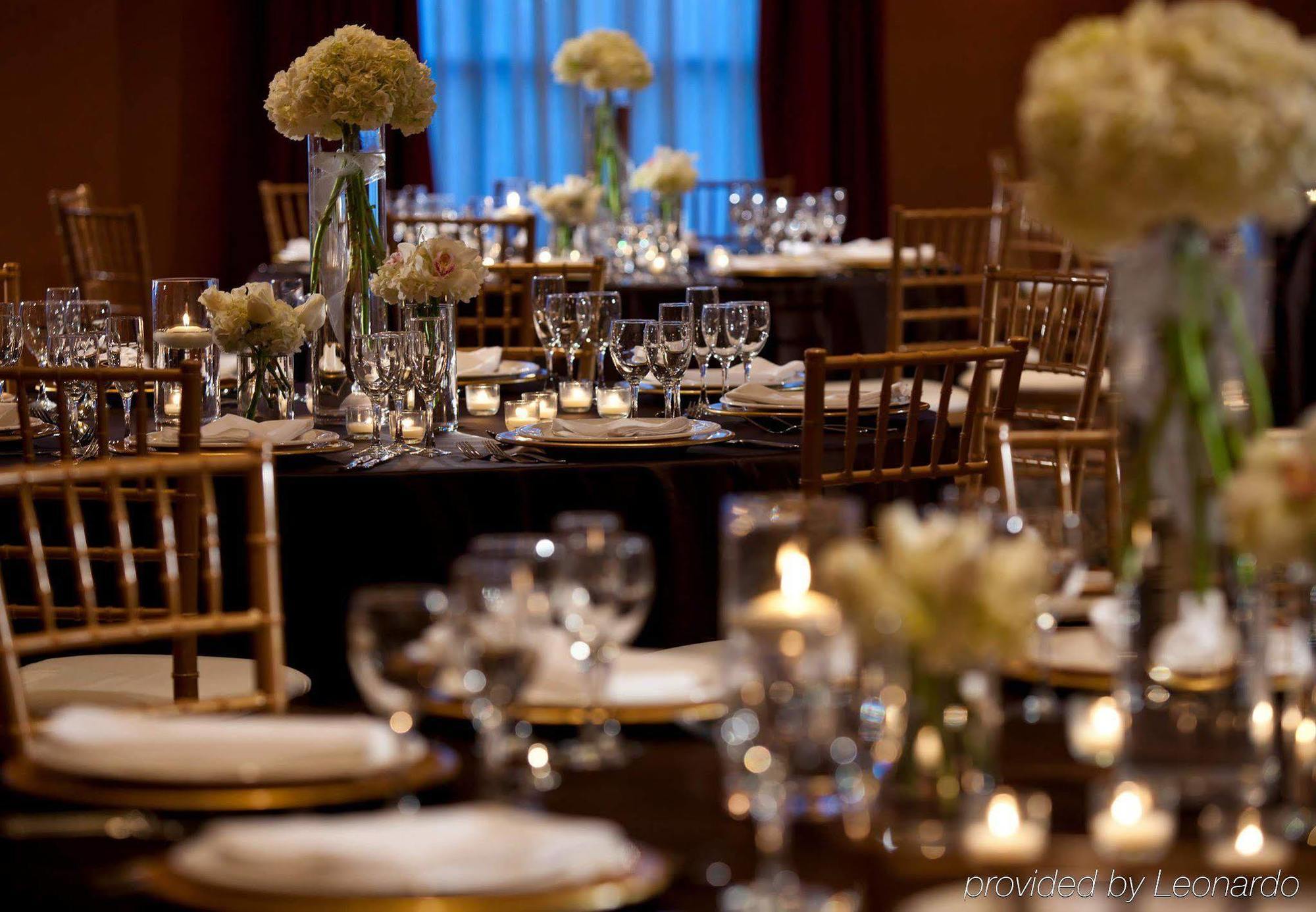 Renaissance Tulsa Hotel & Convention Center Restaurant bilde